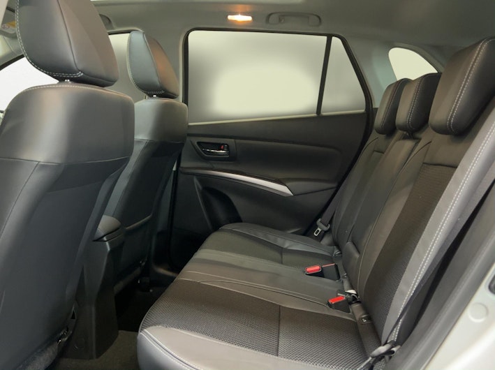 Vehicle image SUZUKI S-CROSS