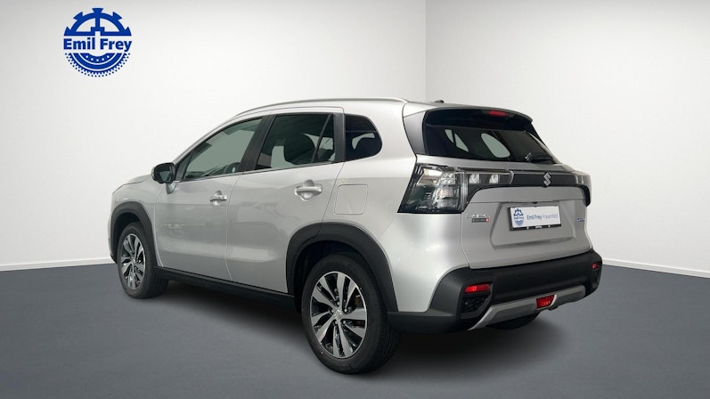 Vehicle image SUZUKI S-CROSS