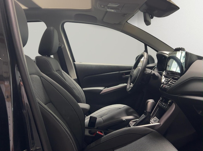 Vehicle image SUZUKI S-CROSS