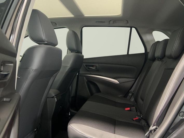 Vehicle image SUZUKI S-CROSS