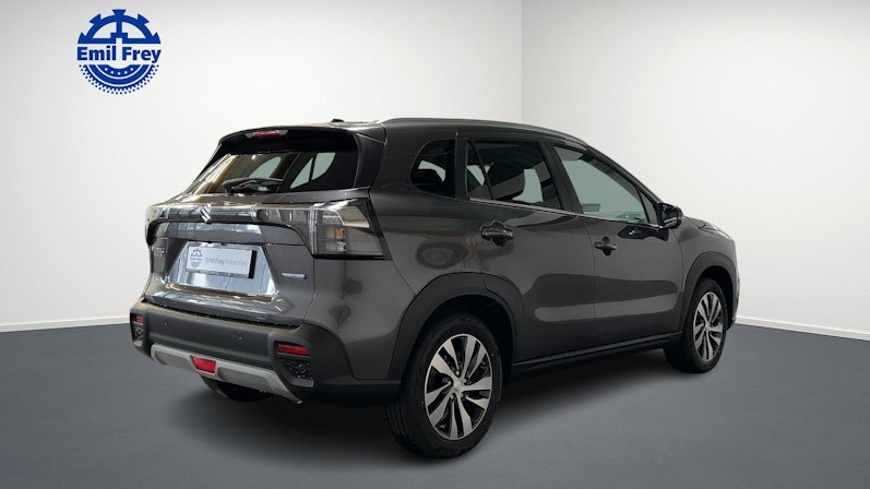 Vehicle image SUZUKI S-CROSS