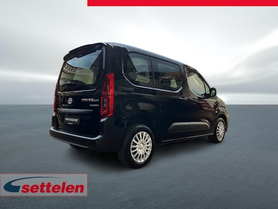 Vehicle image 4 Vehicle image 4