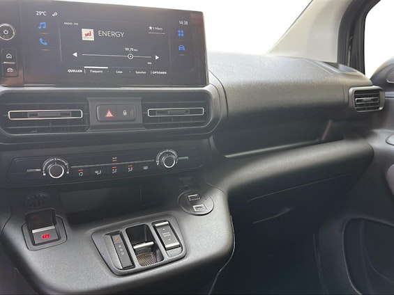 Vehicle image 12 Vehicle image 12