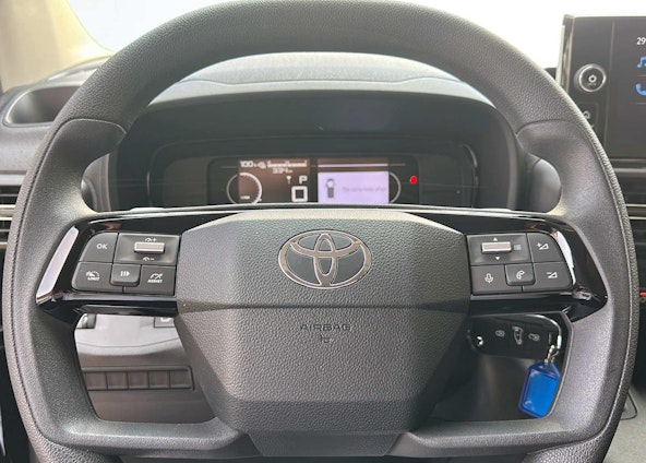 Vehicle image 15 Vehicle image 15