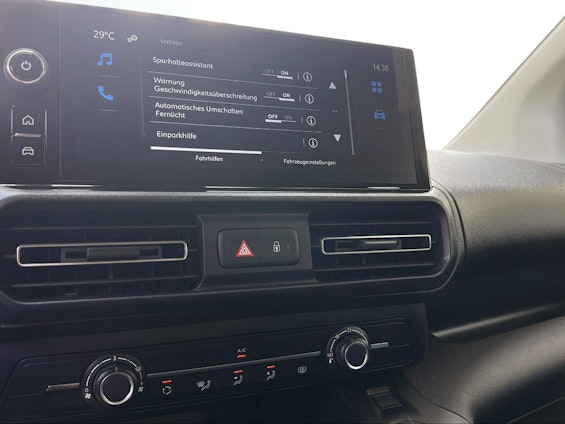 Vehicle image 13 Vehicle image 13