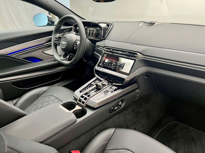 Vehicle image ASTON MARTIN V12 Vanquish