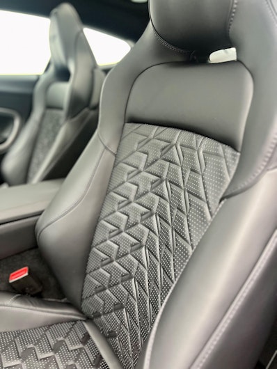 Vehicle image ASTON MARTIN V12 Vanquish