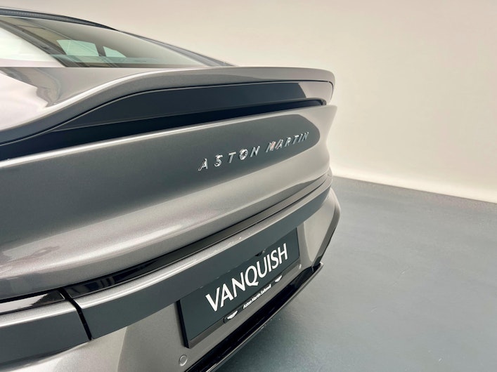 Vehicle image ASTON MARTIN V12 Vanquish