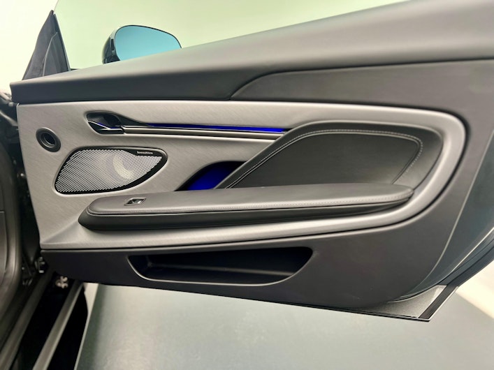 Vehicle image ASTON MARTIN V12 Vanquish