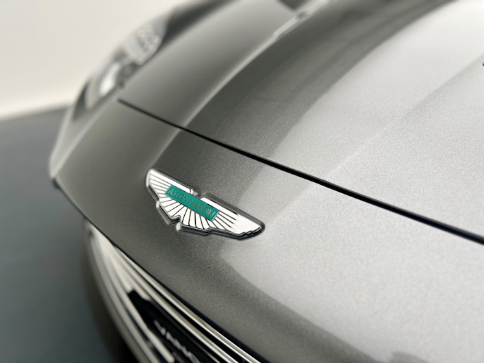 Vehicle image ASTON MARTIN V12 Vanquish