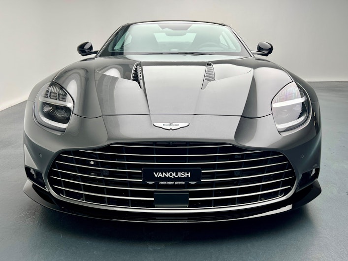 Vehicle image ASTON MARTIN V12 Vanquish