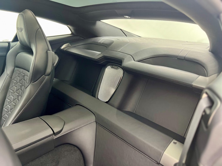 Vehicle image ASTON MARTIN V12 Vanquish