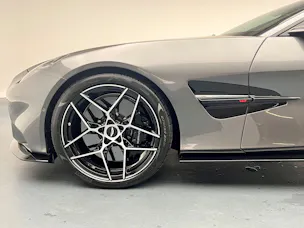 Aston Martin Vanquish 5.2 V12 Bi-Turbo