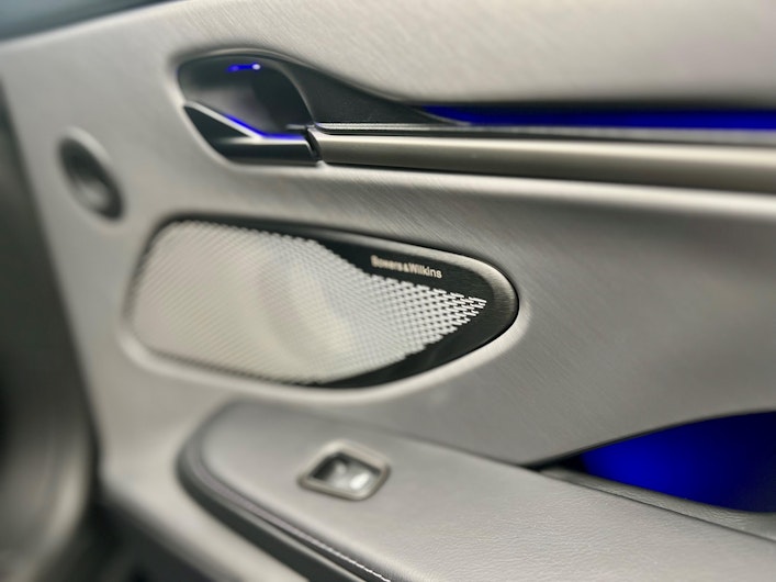 Vehicle image ASTON MARTIN V12 Vanquish