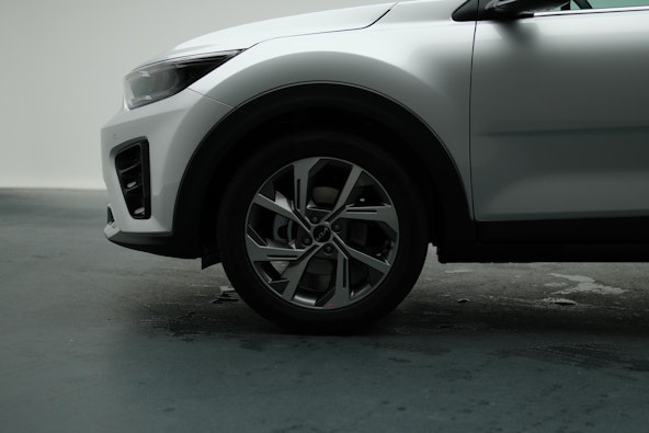 Vehicle image 21