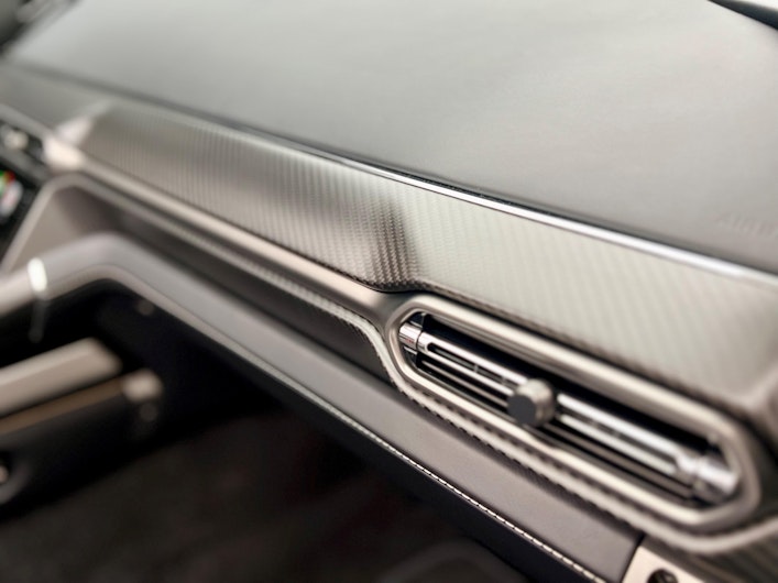 Vehicle image ASTON MARTIN V12 Vanquish