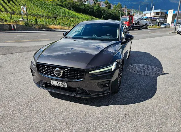 Volvo S60 2.0 B5 MH Ultimate Dark AWD