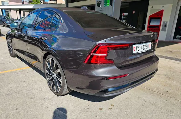 Volvo S60 2.0 B5 MH Ultimate Dark AWD