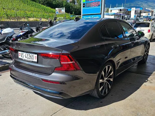 Volvo S60 2.0 B5 MH Ultimate Dark AWD