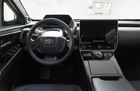 Vehicle image 4