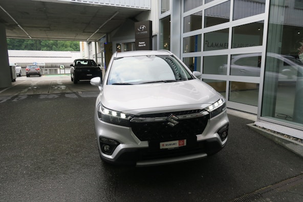 First vehicle image