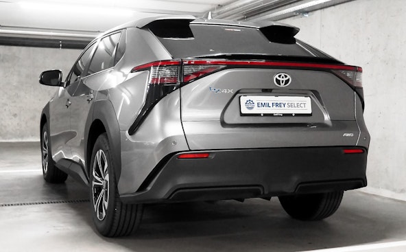 Vehicle image 11