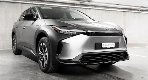 Vehicle image 9