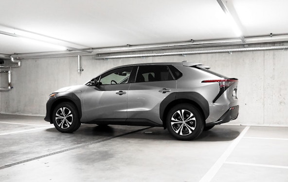 Vehicle image 6