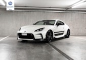 First vehicle image