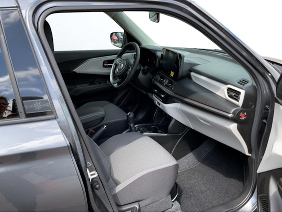 Vehicle image 10