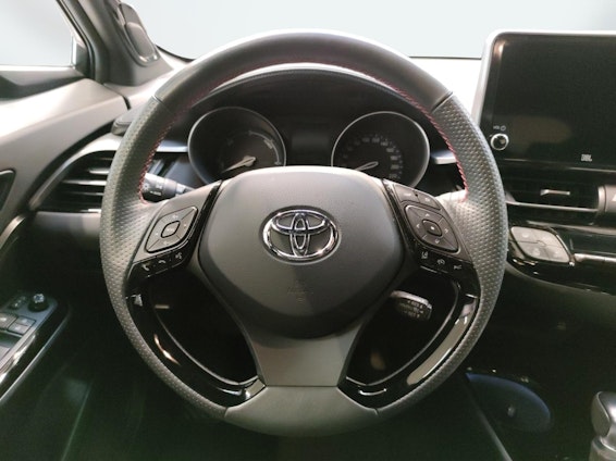 Vehicle image 12