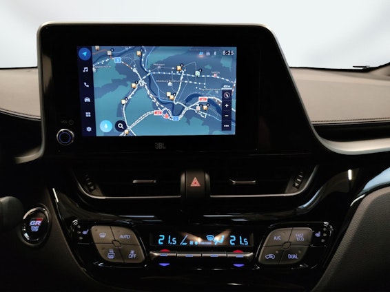 Vehicle image 15