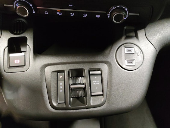 Vehicle image 19 Vehicle image 19