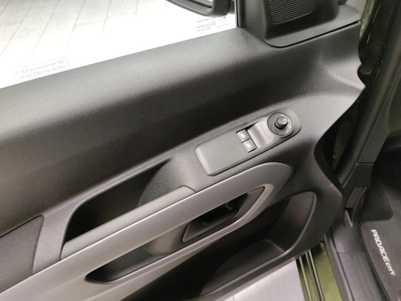 Vehicle image 36 Vehicle image 36