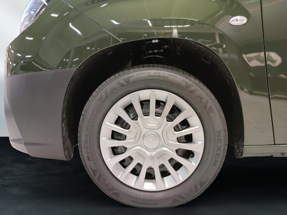 Vehicle image 38 Vehicle image 38