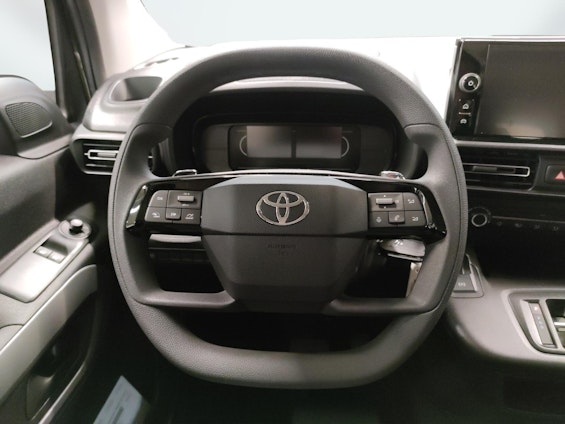 Vehicle image 12 Vehicle image 12