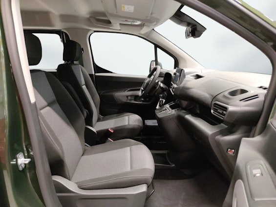 Vehicle image 10 Vehicle image 10