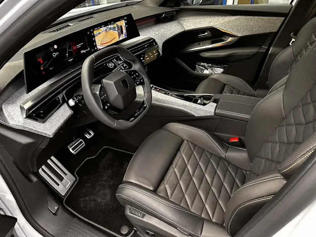 Peugeot 5008 1.2 Hybrid GT