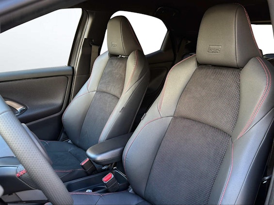 Vehicle image 9 Vehicle image 9