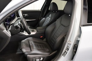 Vehicle image BMW 330d xDrive SAG Touring