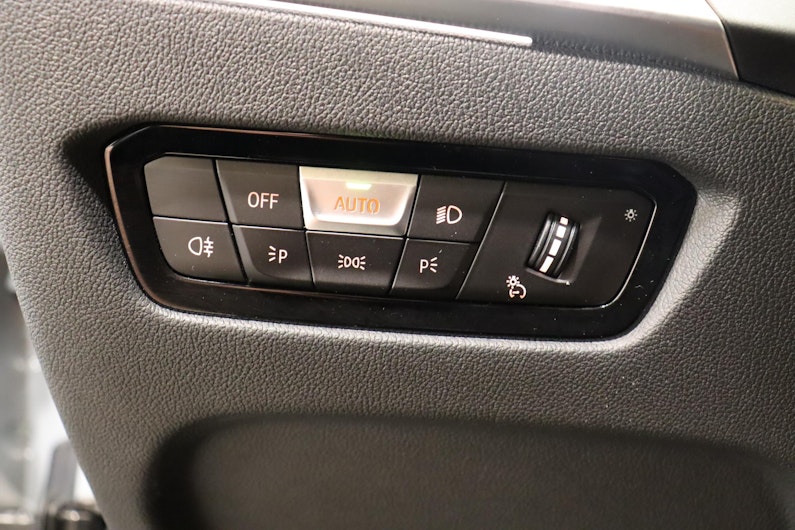 Vehicle image BMW 3 SERIES