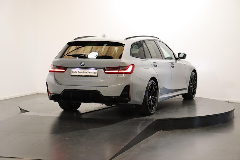 Vehicle image BMW 3 SERIES