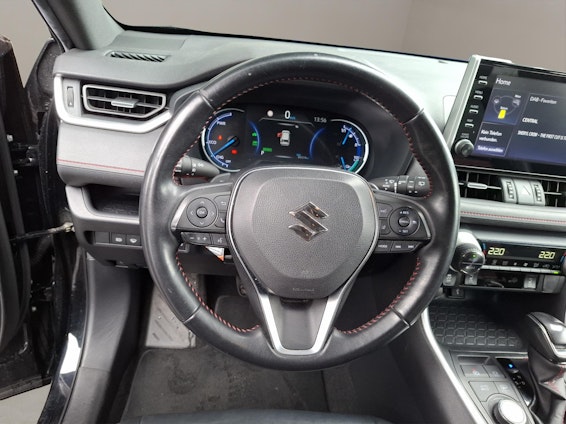 Vehicle image 6