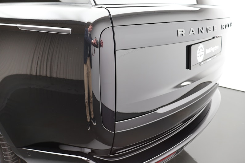 Vehicle image LAND ROVER RANGE ROVER