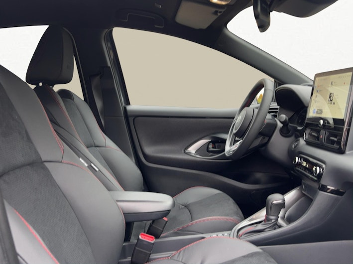 Vehicle image TOYOTA YARIS