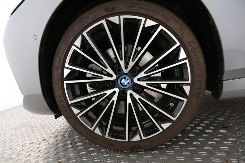 Vehicle image BMW 2 SERIES