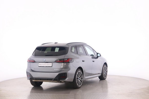BMW 230e xDrive Active Tourer 1