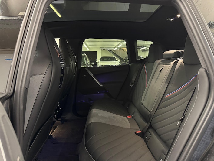 Vehicle image BMW iX