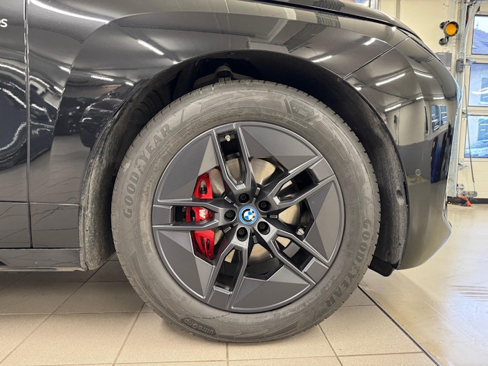 Vehicle image BMW iX