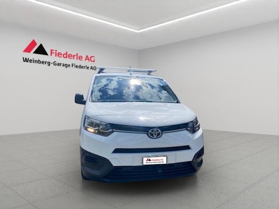 First vehicle image First vehicle image